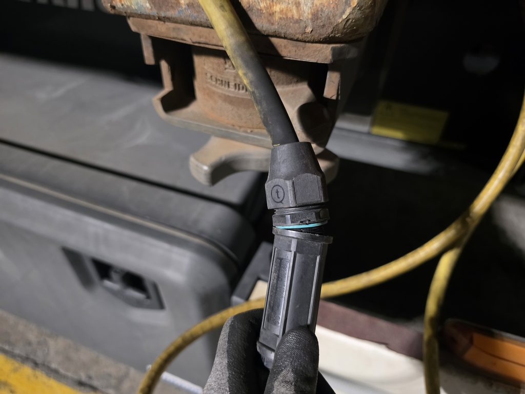 Carrier AL23 cable damage